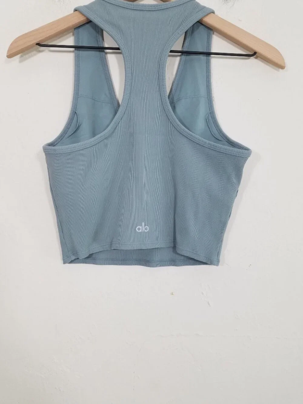 ALO Yoga Ribbed Crop Top with Built in Bra Size M